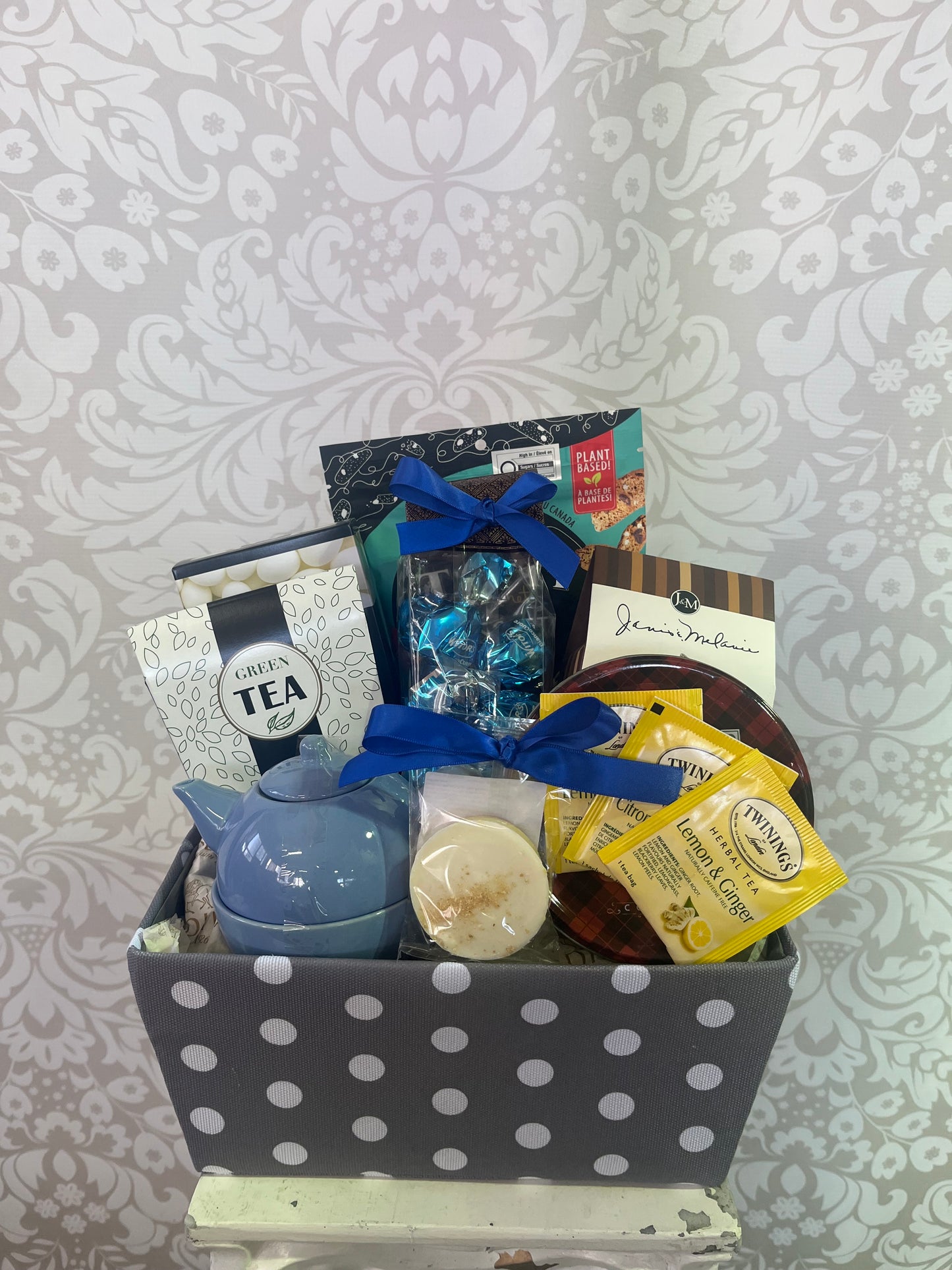 Cookies and T-Pot Basket